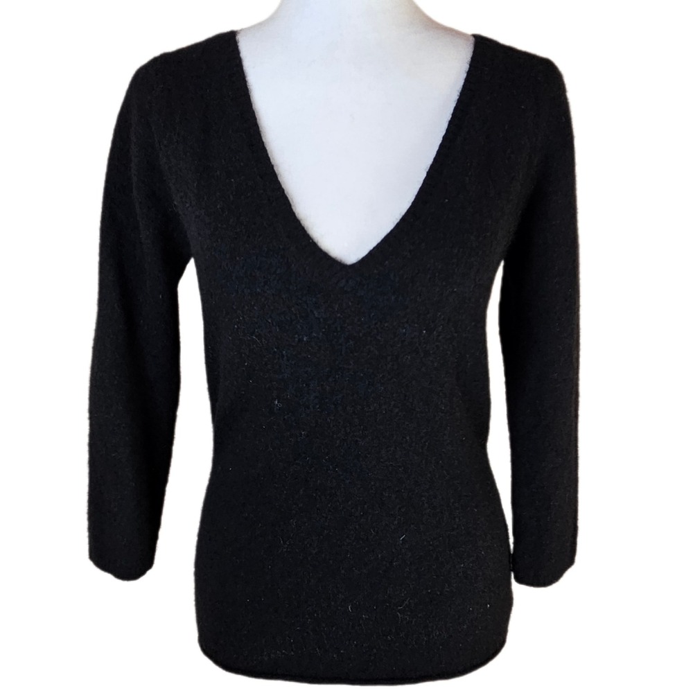 Garnet Hill Cashmere Sweater Women's XS V-Neck Minimalist Classic Quiet Luxury